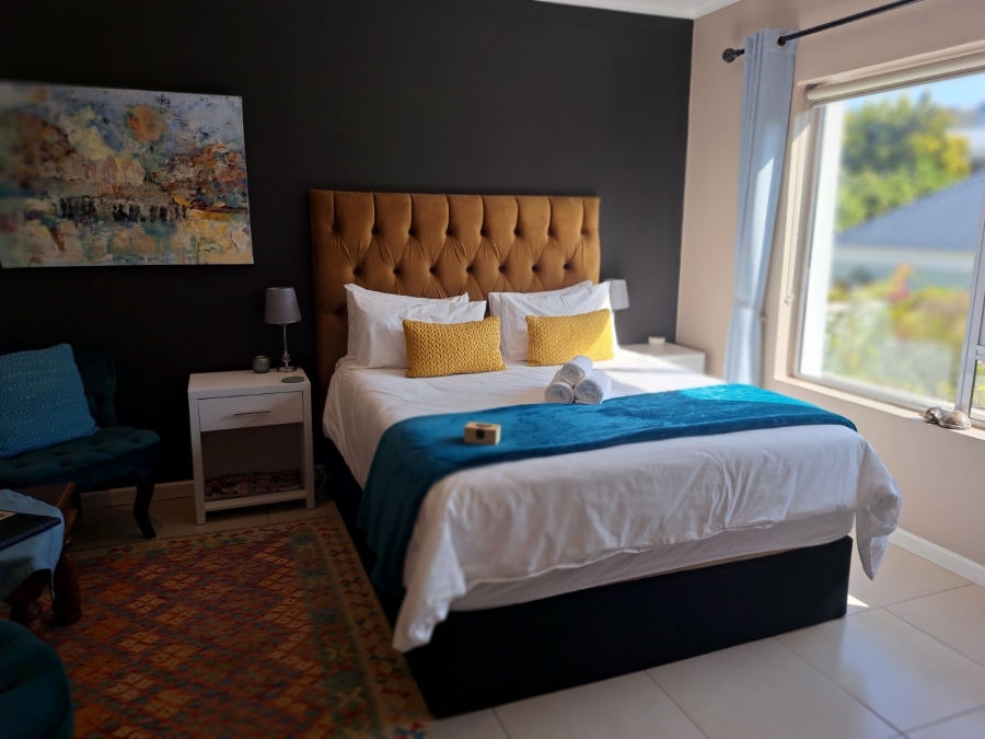 5 Bedroom Property for Sale in Whale Rock Western Cape